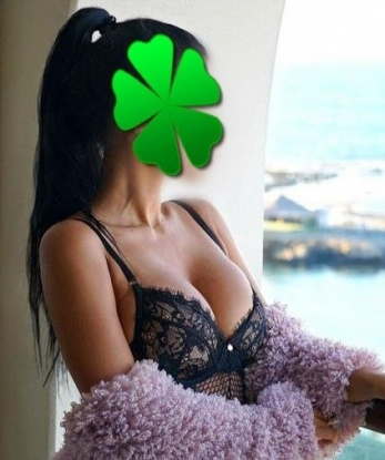 Зоя, 28